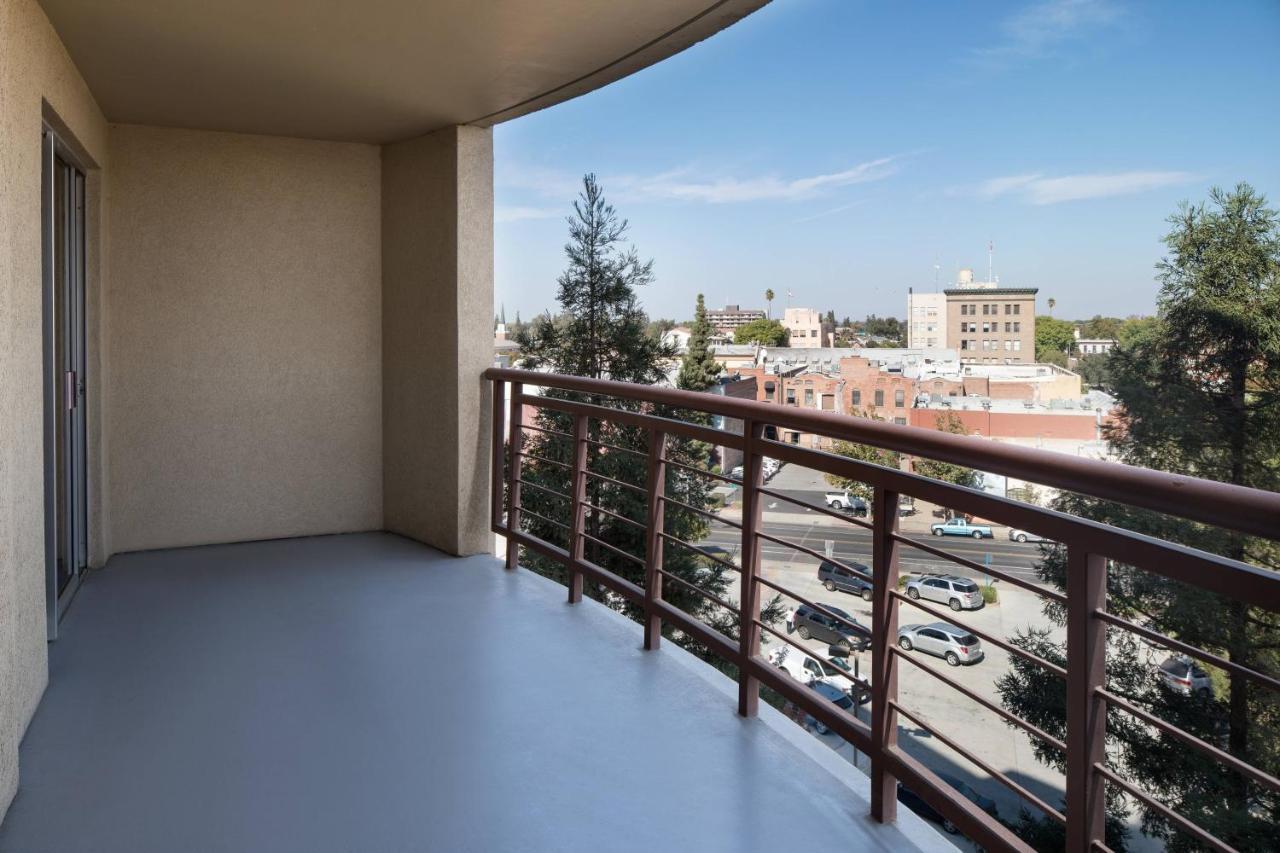 Hotel Visalia Marriott At The Convention Center Exterior foto